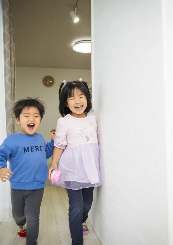 リビングつながりの和室がある開放感ある平屋