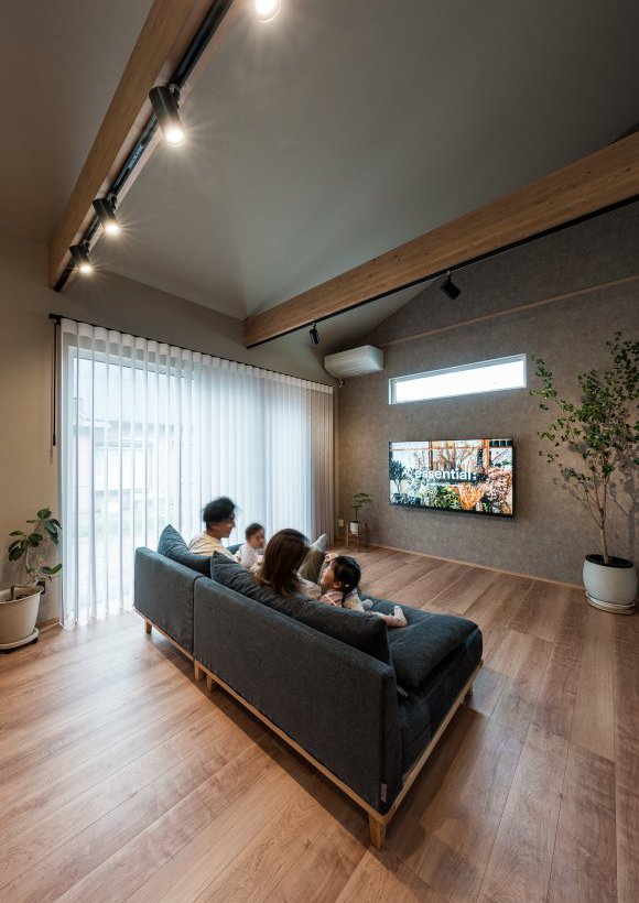 贅沢な趣味空間としてのガレージ付き平屋の家