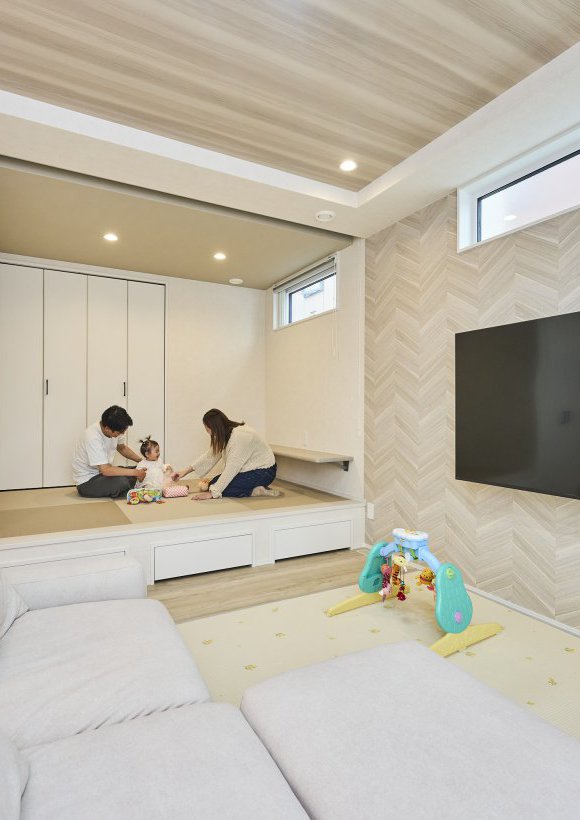 リビング繋がりの小上がり和室のある家