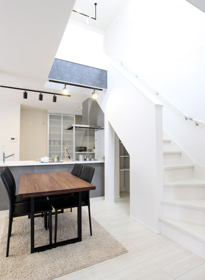 機能的で快適なシンプルモダンのお家