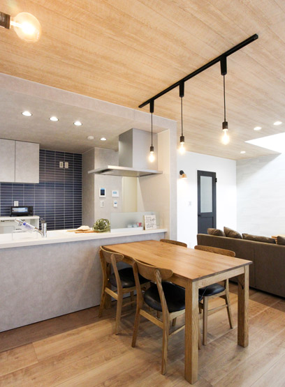 回遊動線で家事がはかどるシステムキッチン