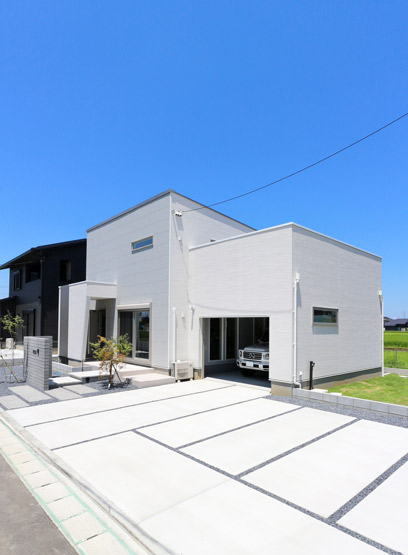 愛車を雨風から守るビルドインガレージハウス