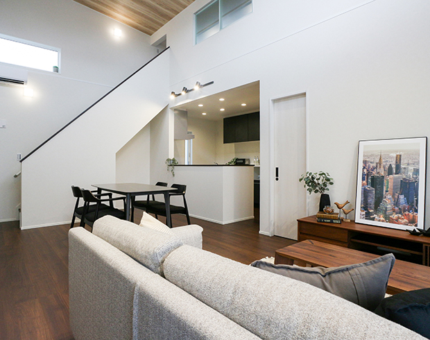 勾配天井のあるゆったりとしたLDK