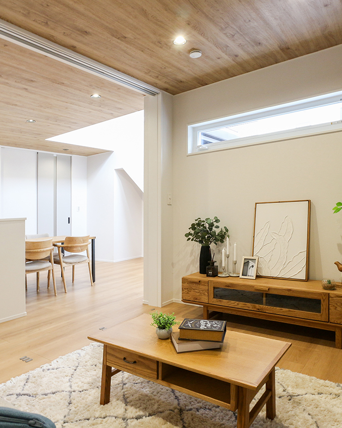 引き戸で自在に仕切る明るい多目的空間