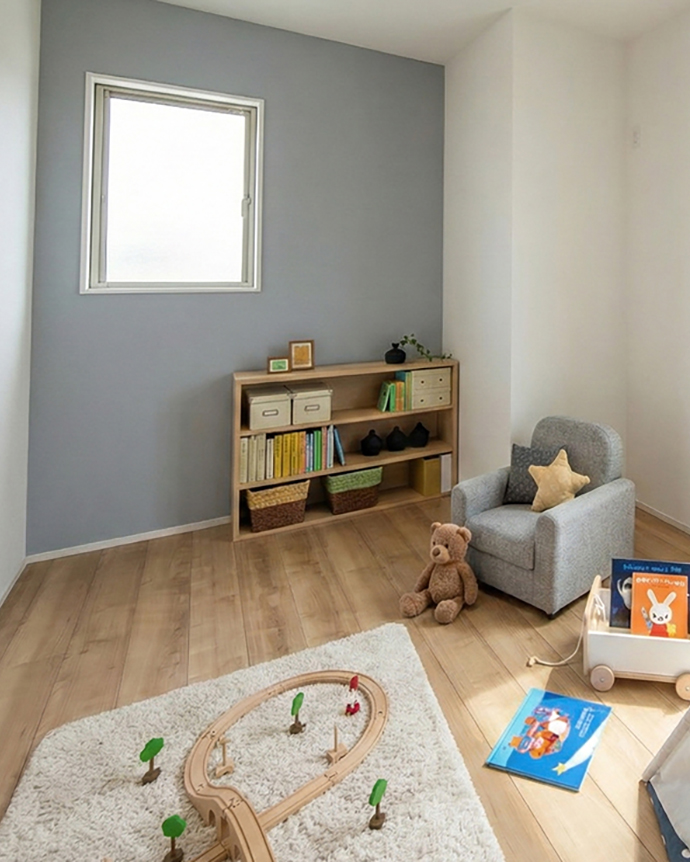アクセントクロスと木の温もりが優しい子供部屋