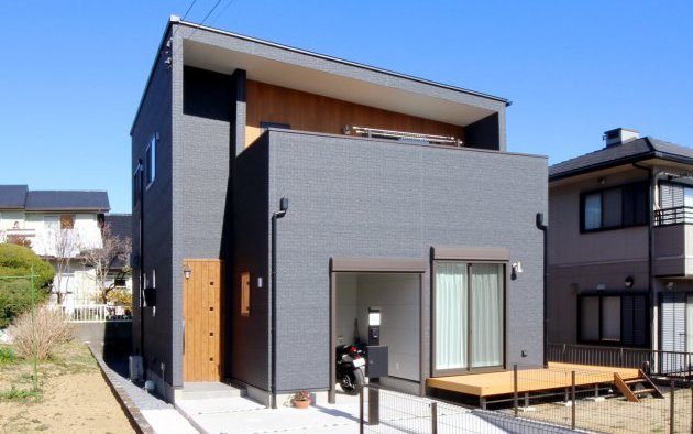 理想のバイクガレージのある家ができました