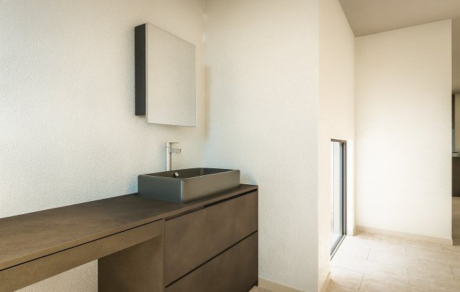 ✓暮らしの質を高める、工夫された間取り

「洗面スペース」と「脱衣室（UT）」の分離設計を採用。2Fの寝室へ上がる動線がスムーズになるほか、急な来客時もプライベート空間を分けられるので安心です。また1階には2.5帖のファミリークローゼットを配置し、生活動線上に収納をまとめた「散らからない家」の工夫を施しています。