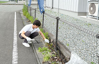 夏の雑草撃退！モデルハウス清掃🌿